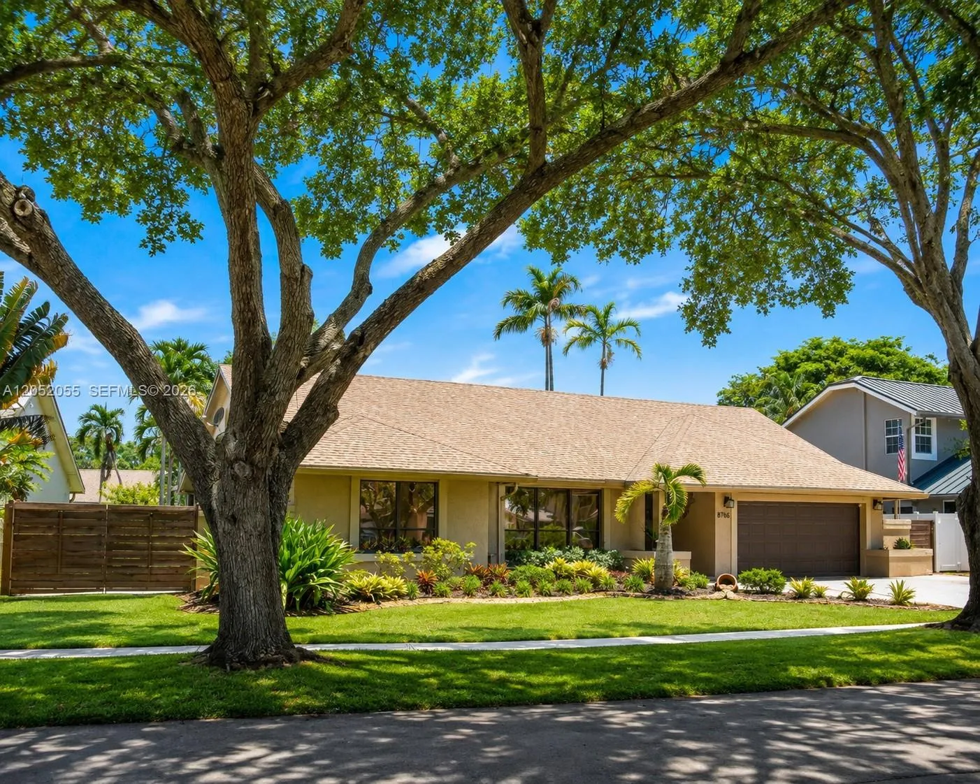 Foto de propiedad en 8765 SW 58th Street, Cooper City, FL 33328 Cooper City con MLS# 