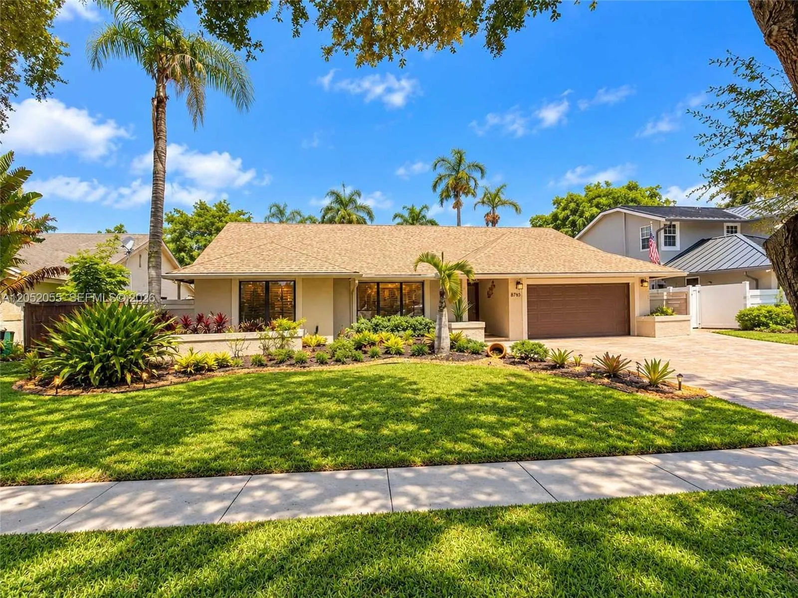 Foto de propiedad en 8765 SW 58th Street, Cooper City, FL 33328 Cooper City con MLS# 