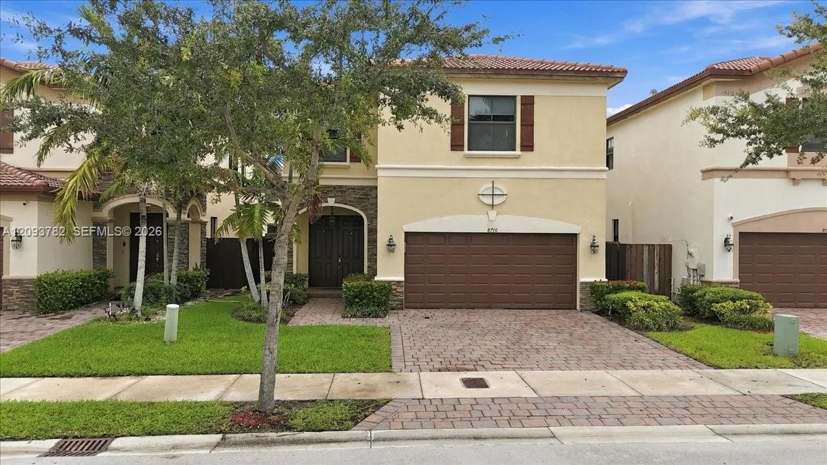 En Renta 8770 NW 99th Path 0, Doral, FL 33178, Doral, FL 33178