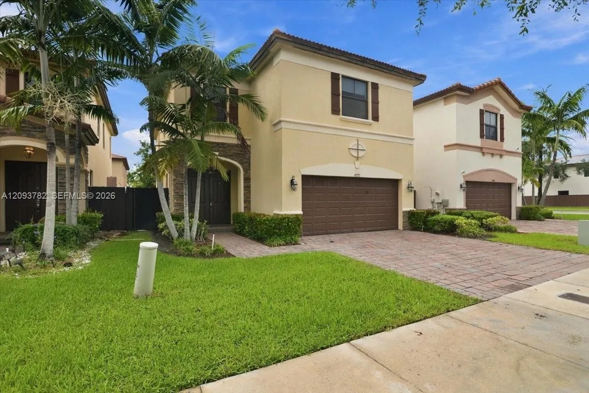 En Renta 8770 NW 99th Path 0, Doral, FL 33178, Doral, FL 33178
