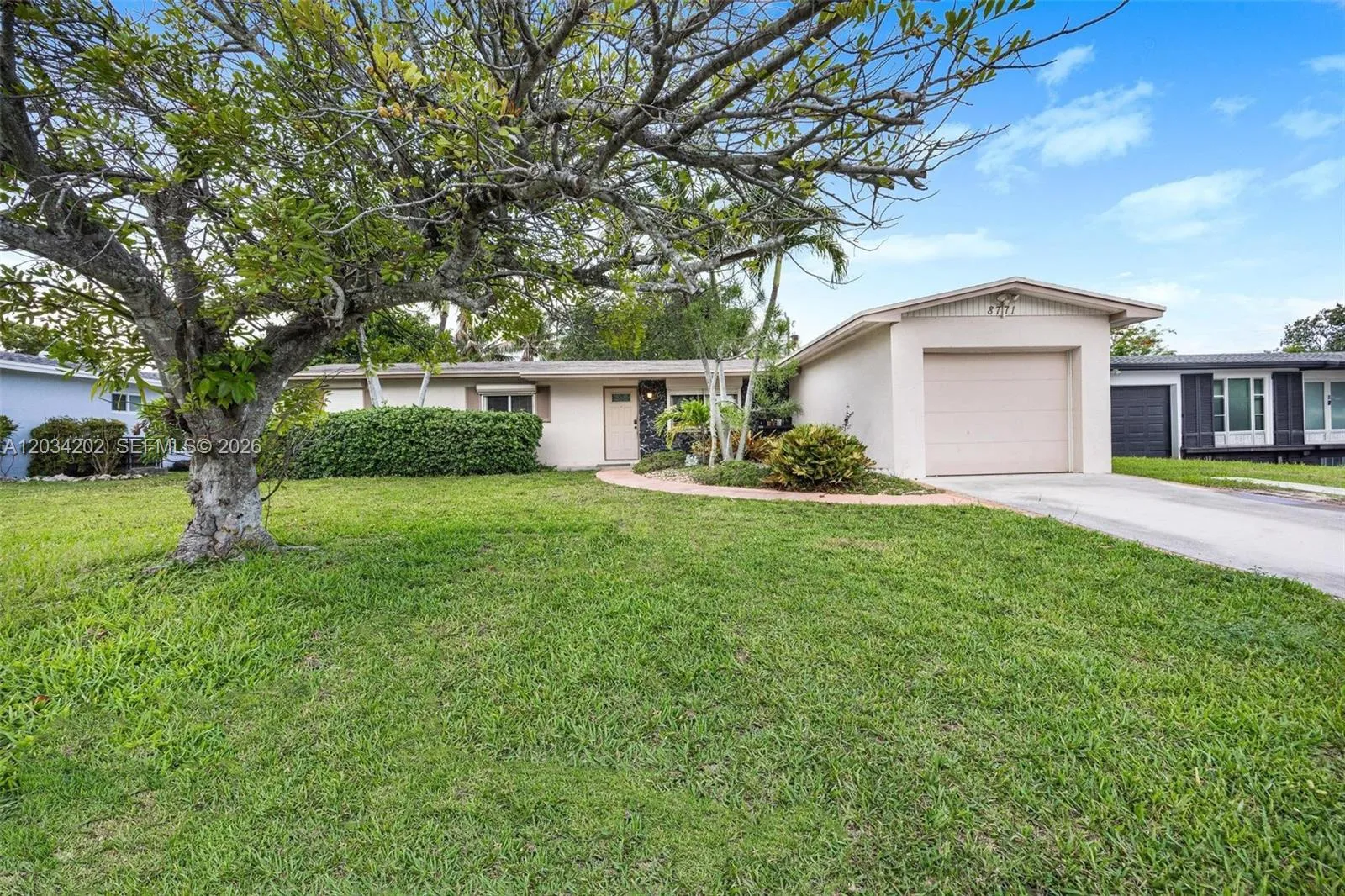 Foto de propiedad en 8771 SW 200th Terrace, Cutler Bay, FL 33189 Cutler Bay con MLS# 