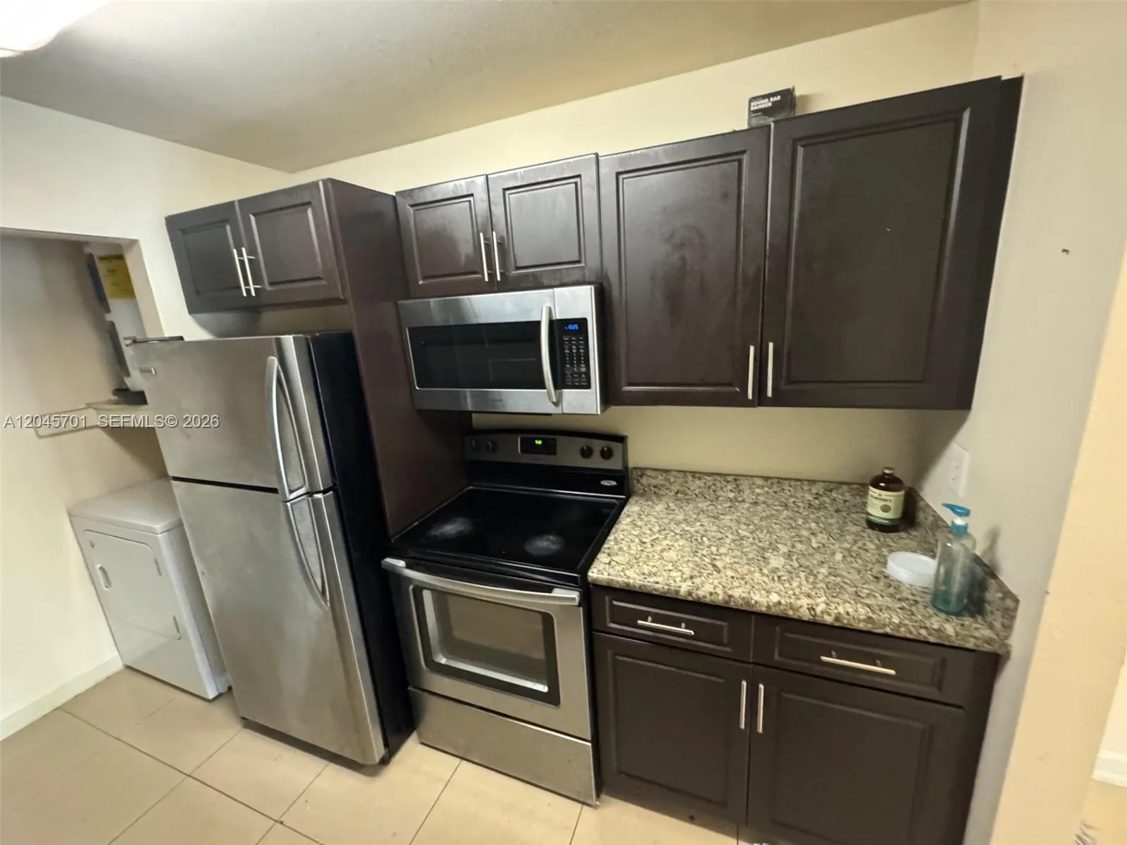 Vendido 8787 NW 39th Street 8787, Sunrise, FL 33351, Sunrise, FL 33351