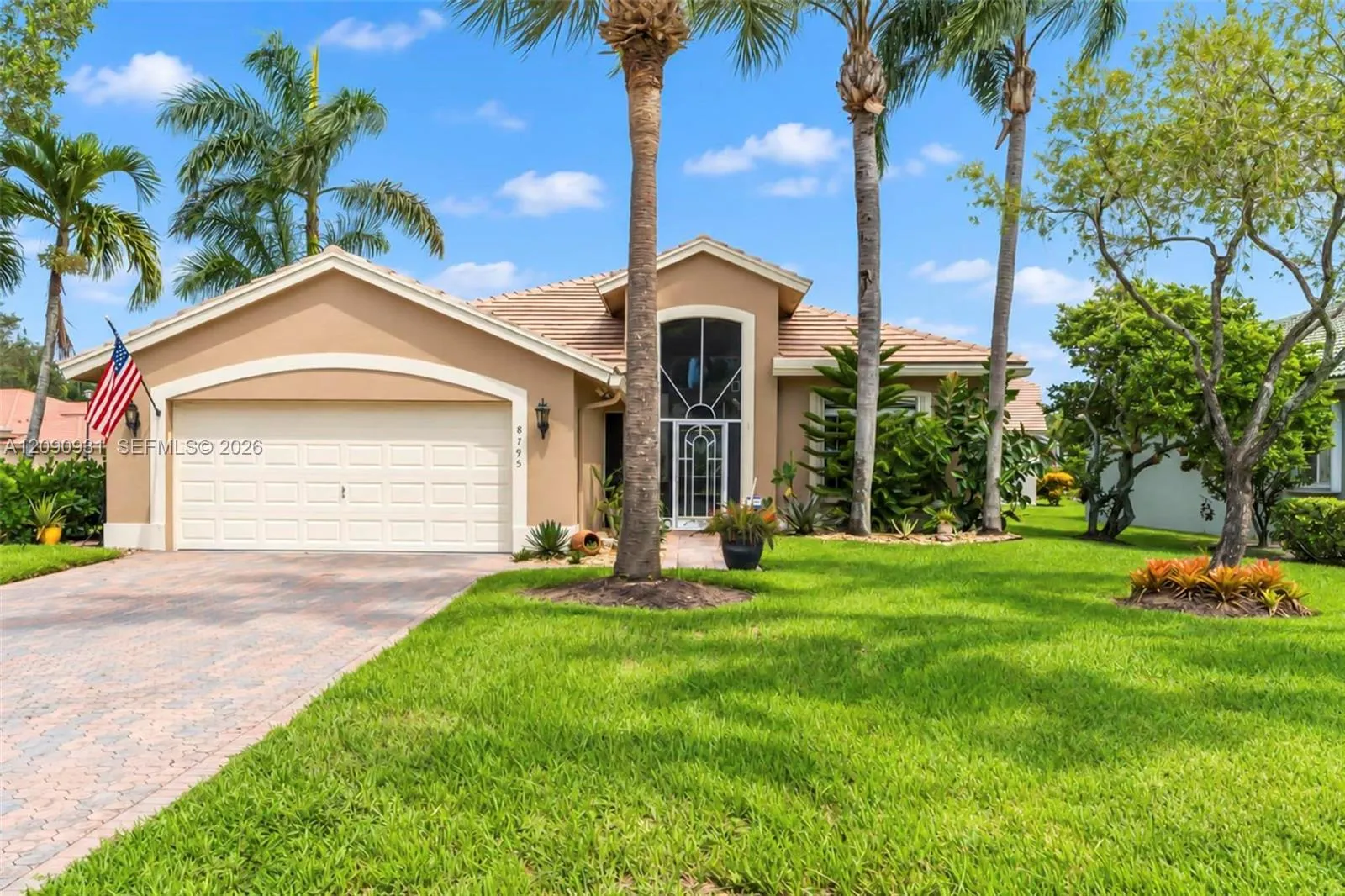 Foto de propiedad en 8795 Via Tuscany Drive, Boynton Beach, FL 33472 Boynton Beach con MLS# 