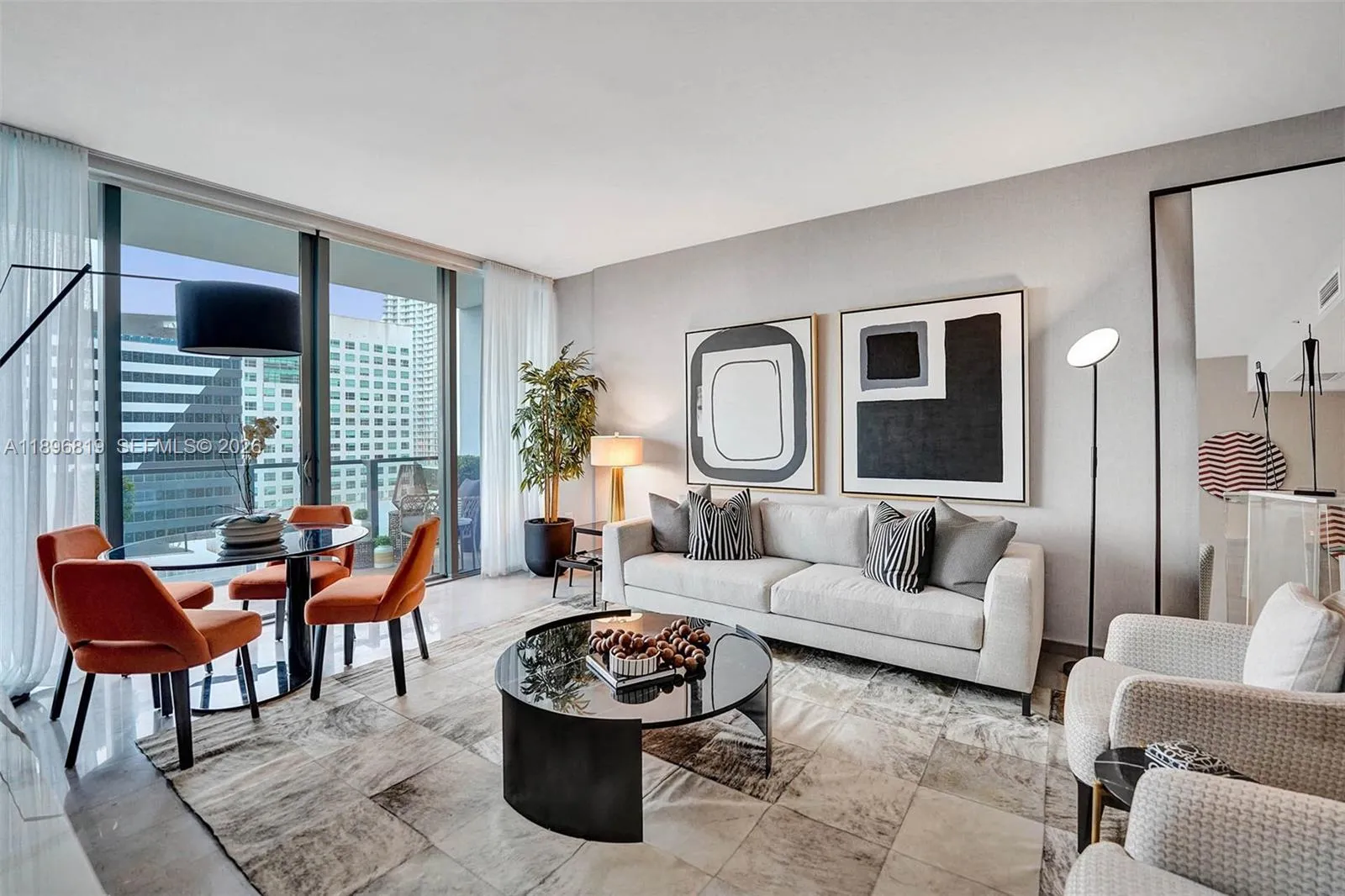 Foto de propiedad en 88 SW 7th Street 1408, Miami, FL 33130 Miami con MLS#