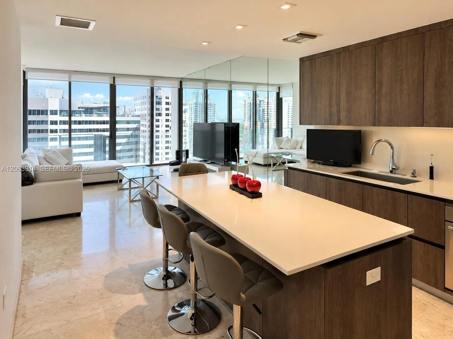 Foto de propiedad en 88 SW 7th Street 1808, Miami, FL 33130 Miami con MLS#
