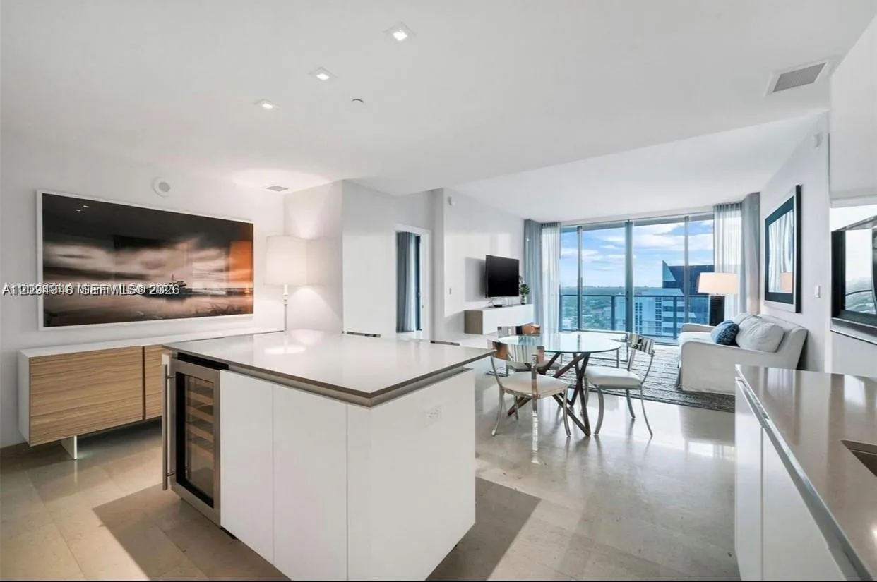 En Venta 88 SW 7th Street 1904, Miami, FL 33130, Miami, FL 33130