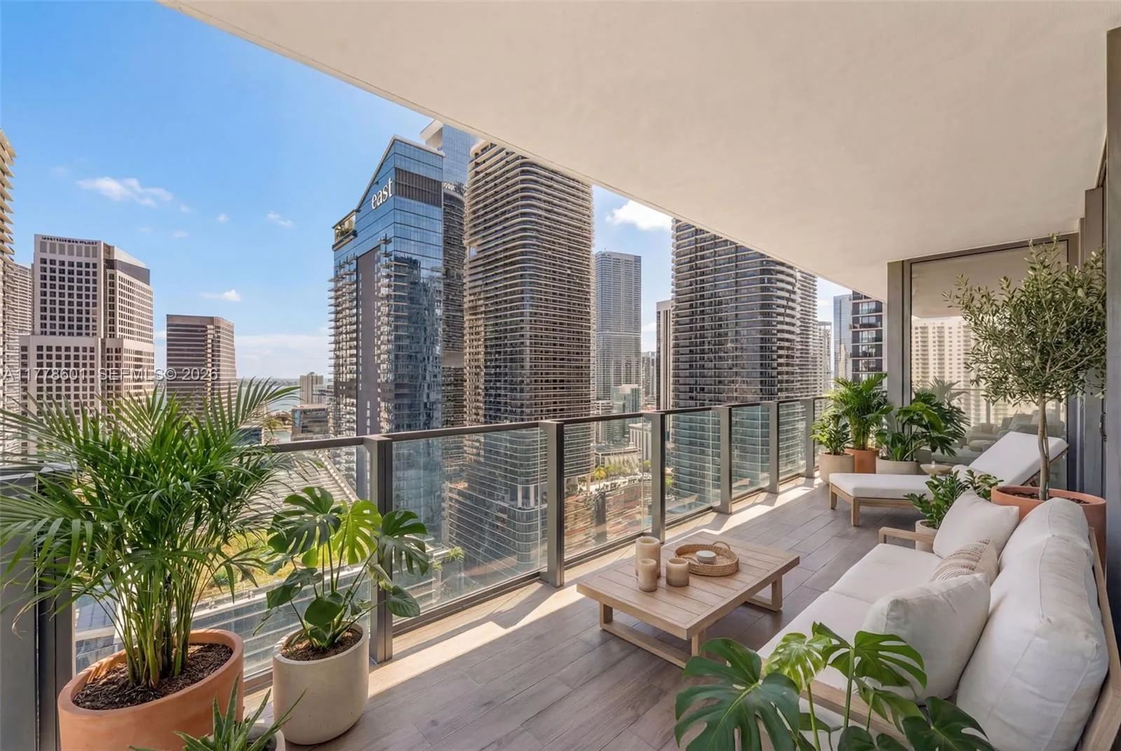 Foto de propiedad en 88 SW 7th Street 2411, Miami, FL 33130 Miami con MLS# 
