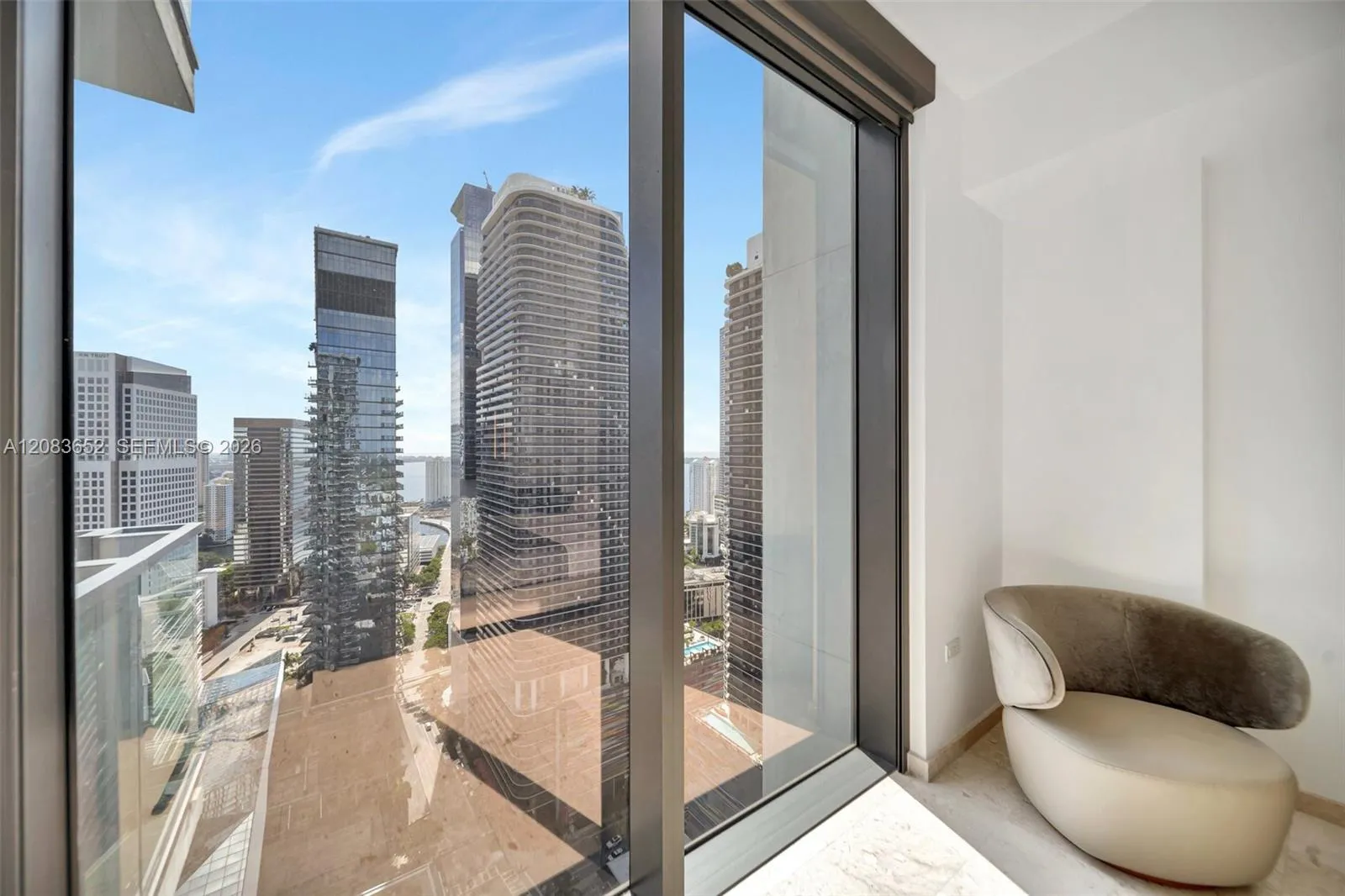 Foto de propiedad en 88 SW 7th Street 3203, Miami, FL 33130 Miami con MLS#