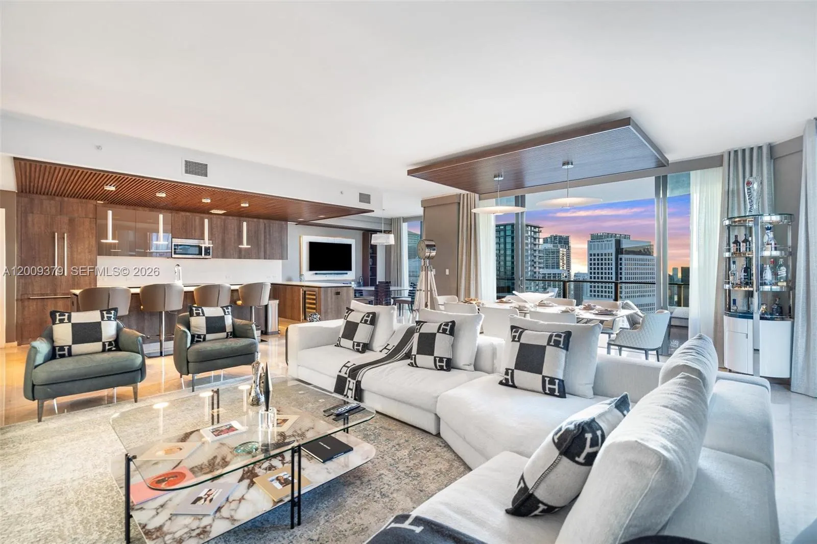 Foto de propiedad en 88 SW 7th Street 3801, Miami, FL 33130 Miami con MLS#