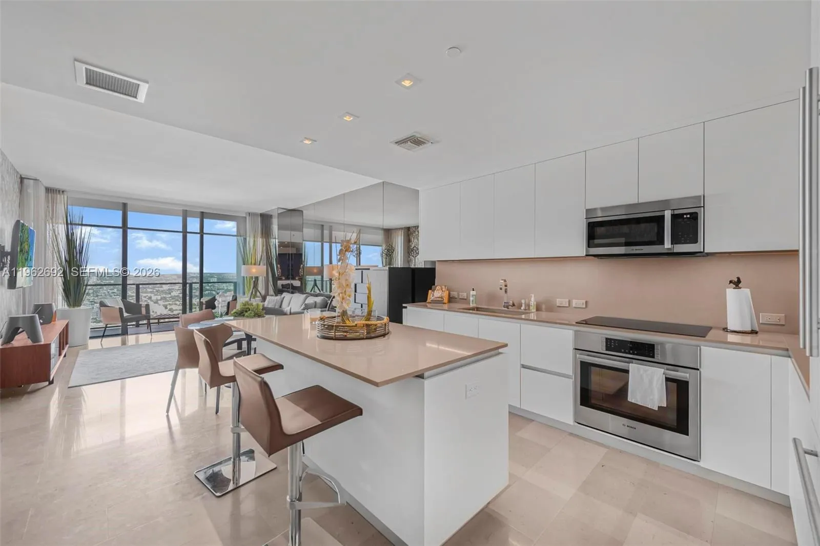 Foto de propiedad en 88 SW 7th Street 3806, Miami, FL 33130 Miami con MLS#