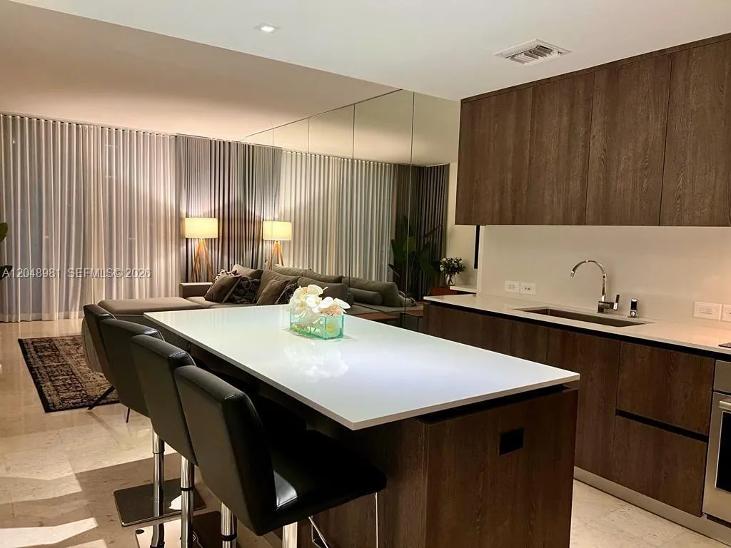 Foto de propiedad en 88 SW 7th Street 808, Miami, FL 33130 Miami con MLS#