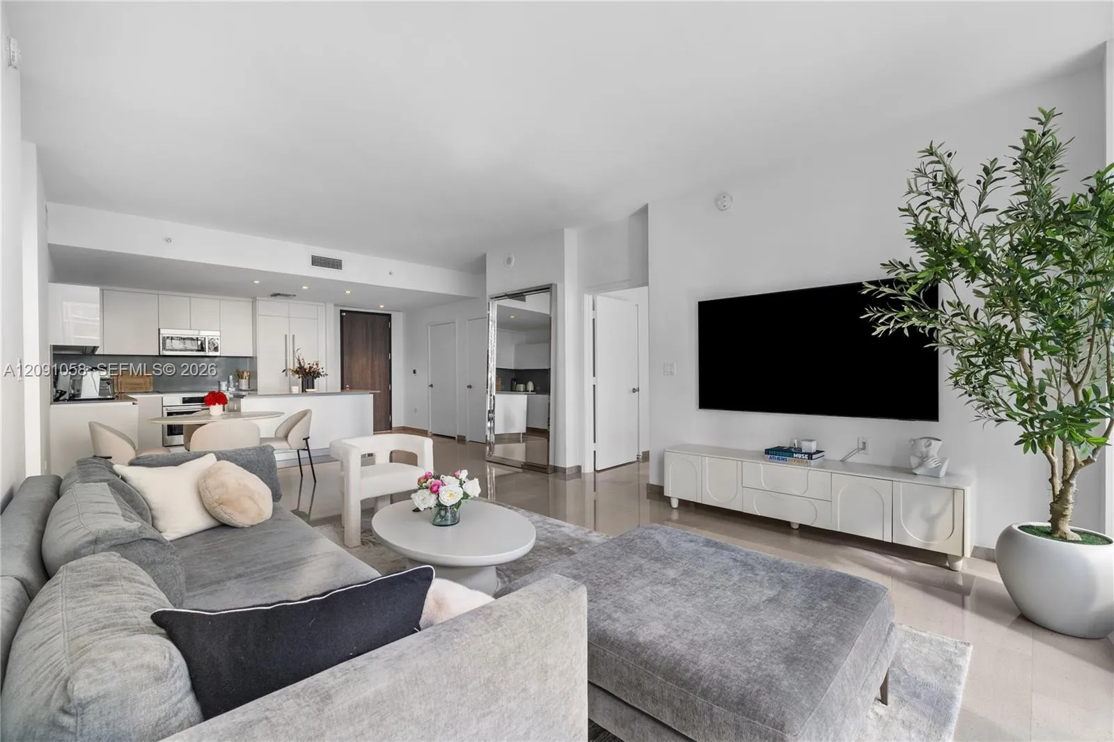 En Venta 88 SW 7th Street 809, Miami, FL 33130, Miami, FL 33130