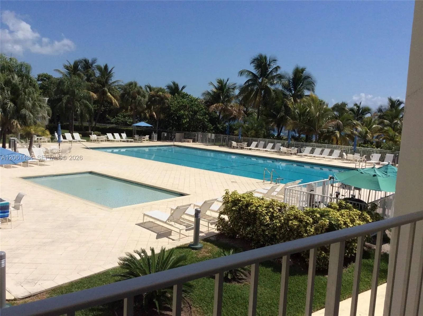Foto de propiedad en 881 Ocean Drive TH3, Key Biscayne, FL 33149 Key Biscayne con MLS# 