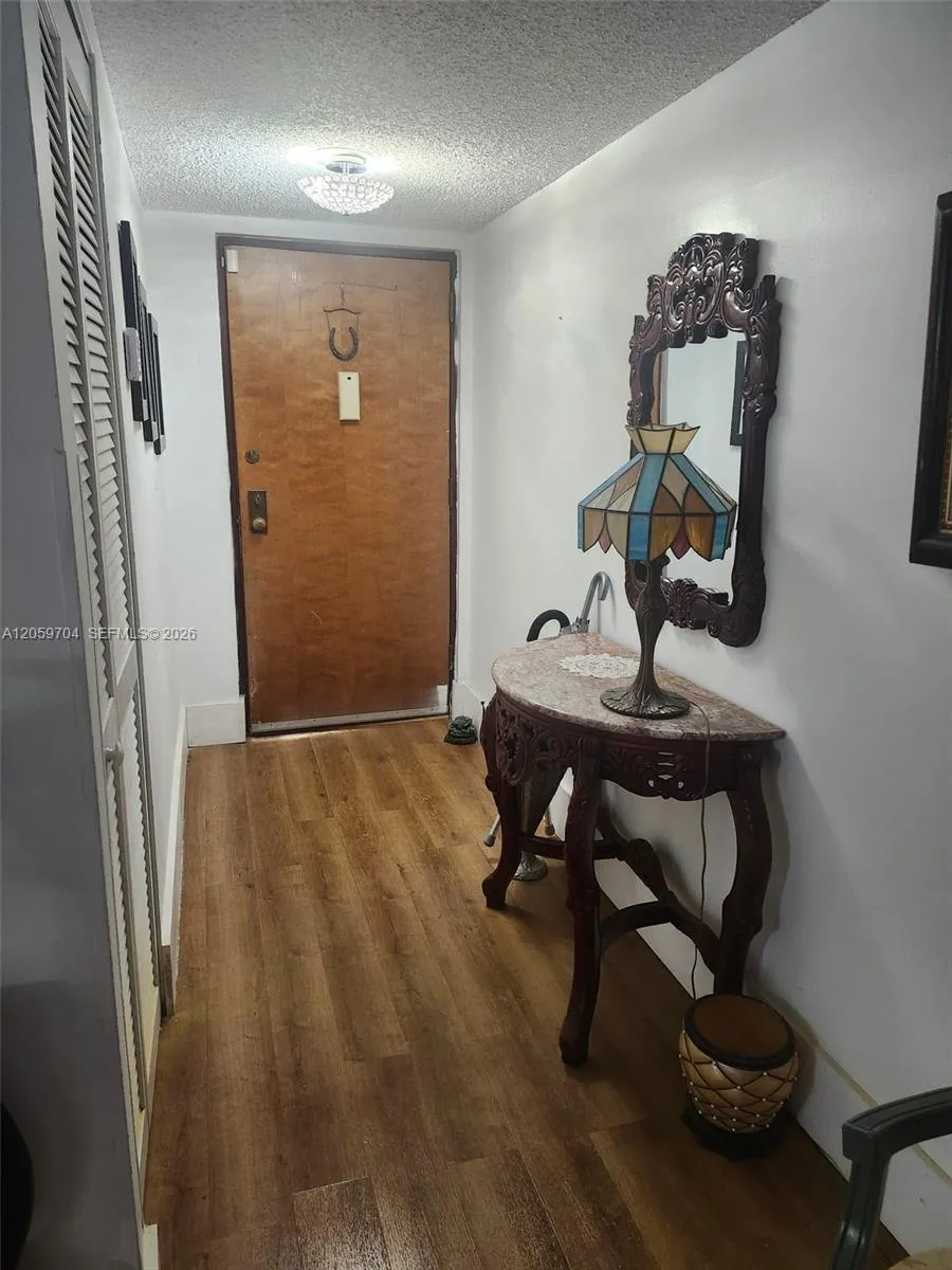 Foto de propiedad en 8810 SW 123rd Court M103, Miami, FL 33186 Miami con MLS# 
