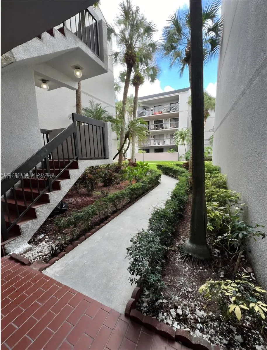 En Renta 8810 SW 132nd Place 103DN, Miami, FL 33186, Miami, FL 33186