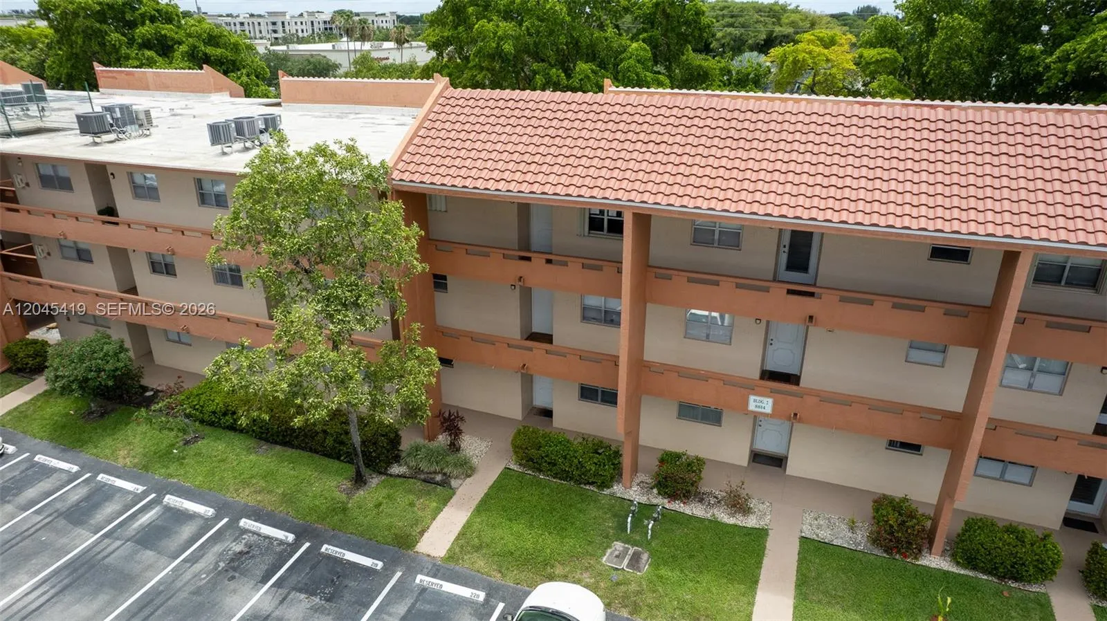 En Venta 8814 W Mcnab Road 204, Tamarac, FL 33321, Tamarac, FL 33321