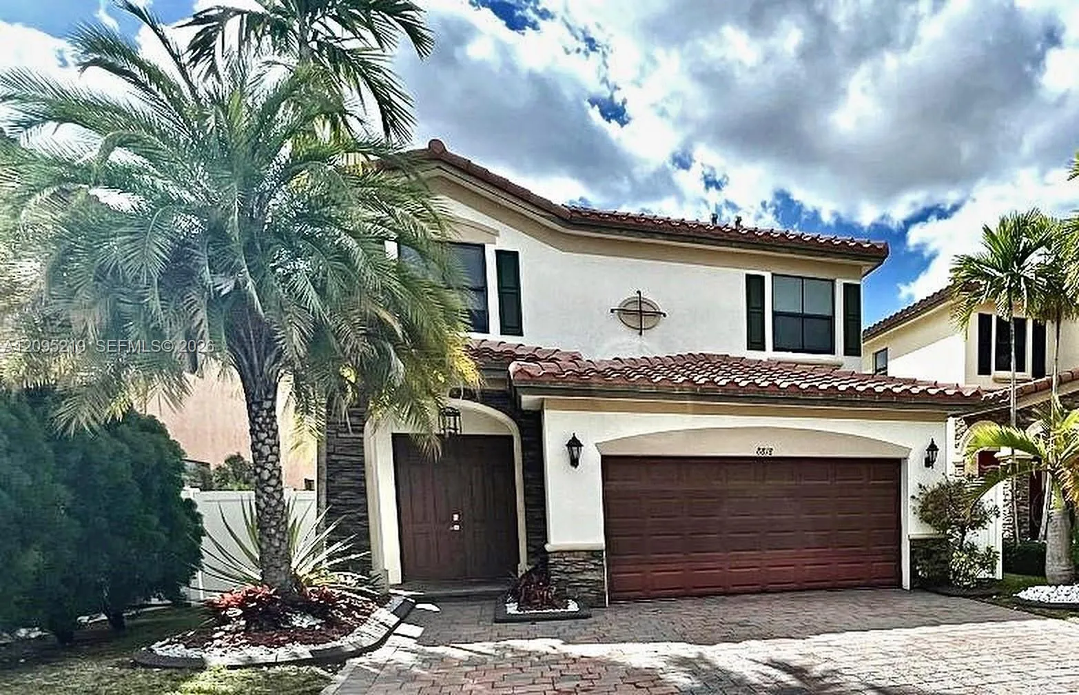 En Venta 8818 W 33 Rd Avenue, Hialeah, FL 33018, Hialeah, FL 33018