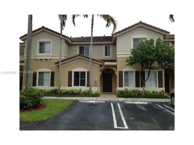 Foto de propiedad en 8830 W Flagler Street 9, Miami, FL 33174 Miami con MLS# 