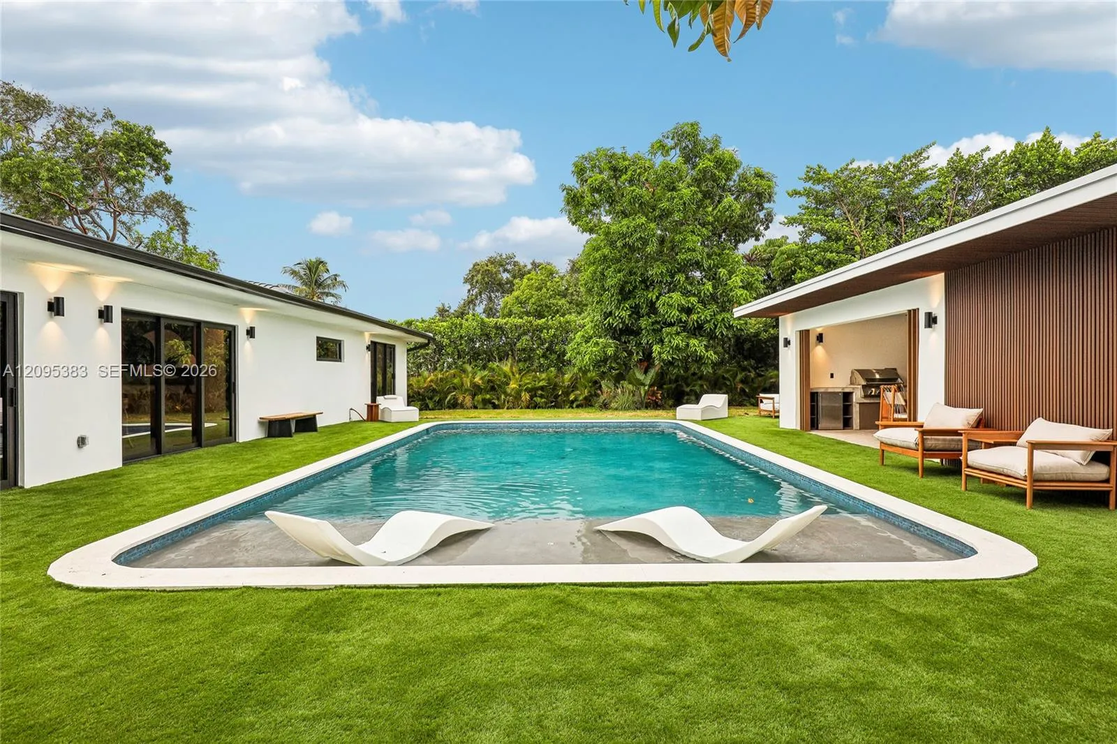 En Renta 8835 NE 9th Court, Miami, FL 33138, Miami, FL 33138