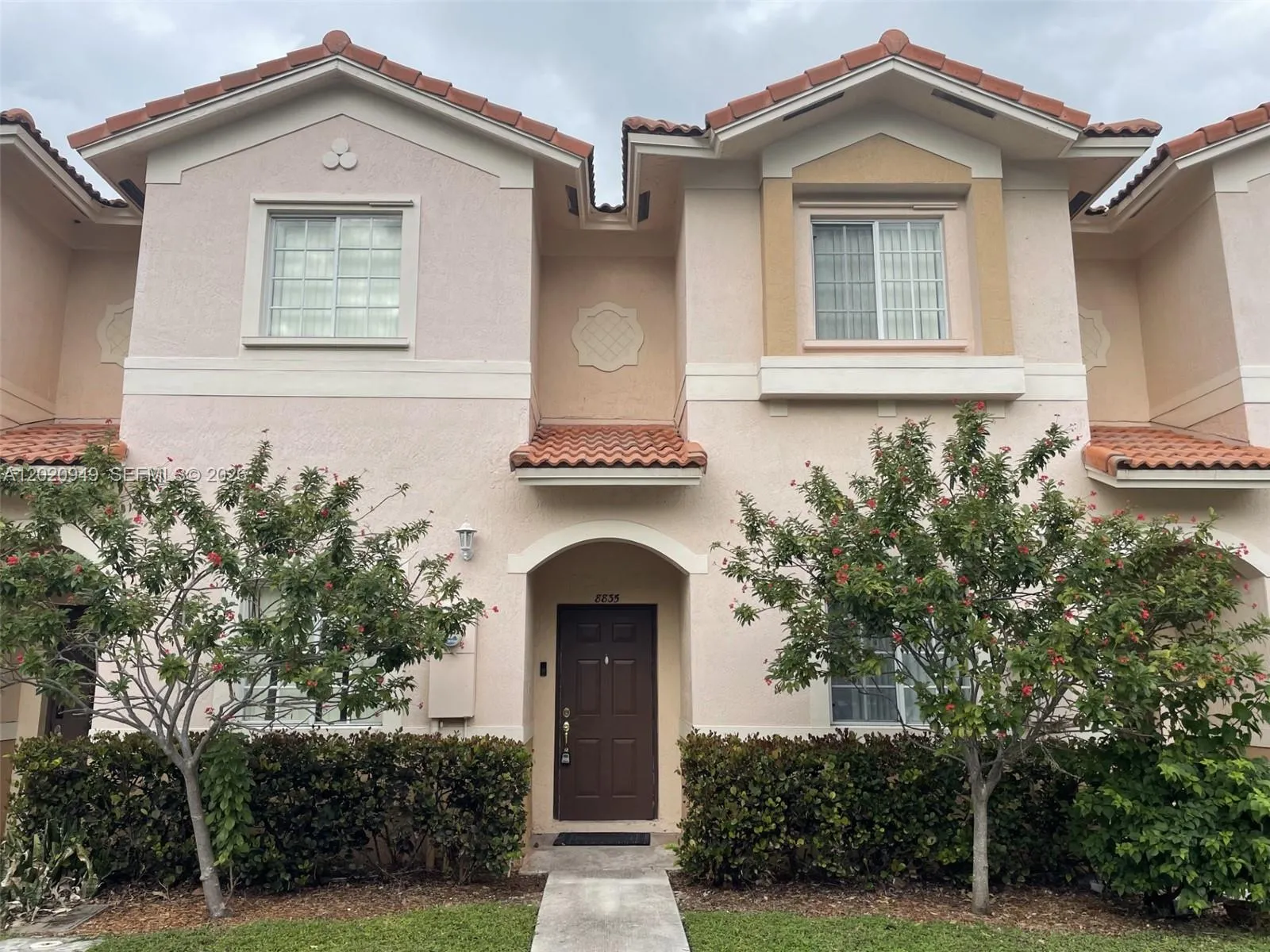 Foto de propiedad en 8835 S Isles Circle 8835, Tamarac, FL 33321 Tamarac con MLS# 