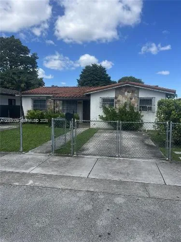 En Renta 8835 SW 27th Street, Miami, FL 33165, Miami, FL 33165