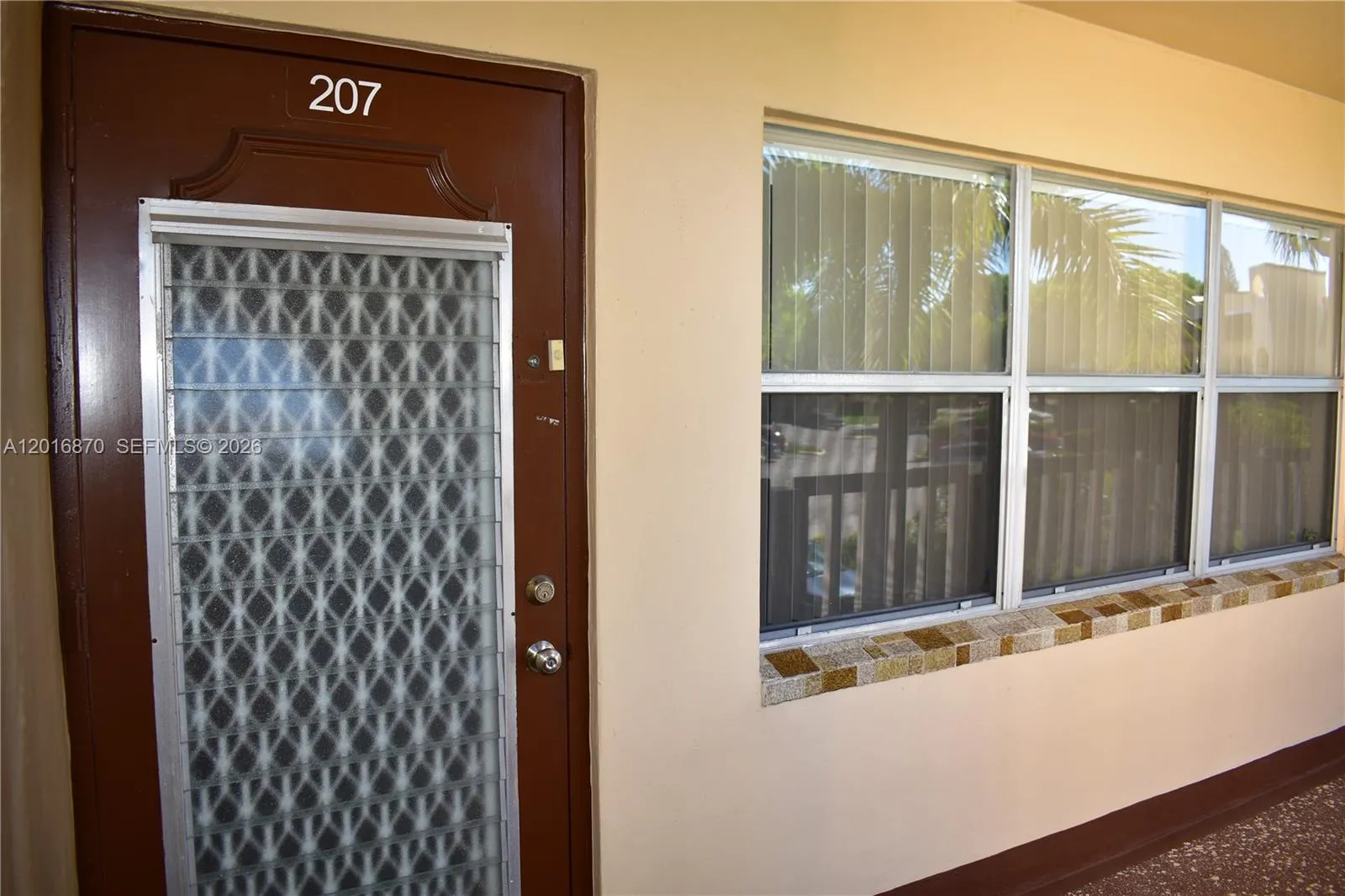 Foto de propiedad en 8851 Sunrise Lakes Boulevard 207, Sunrise, FL 33322 Sunrise con MLS# 