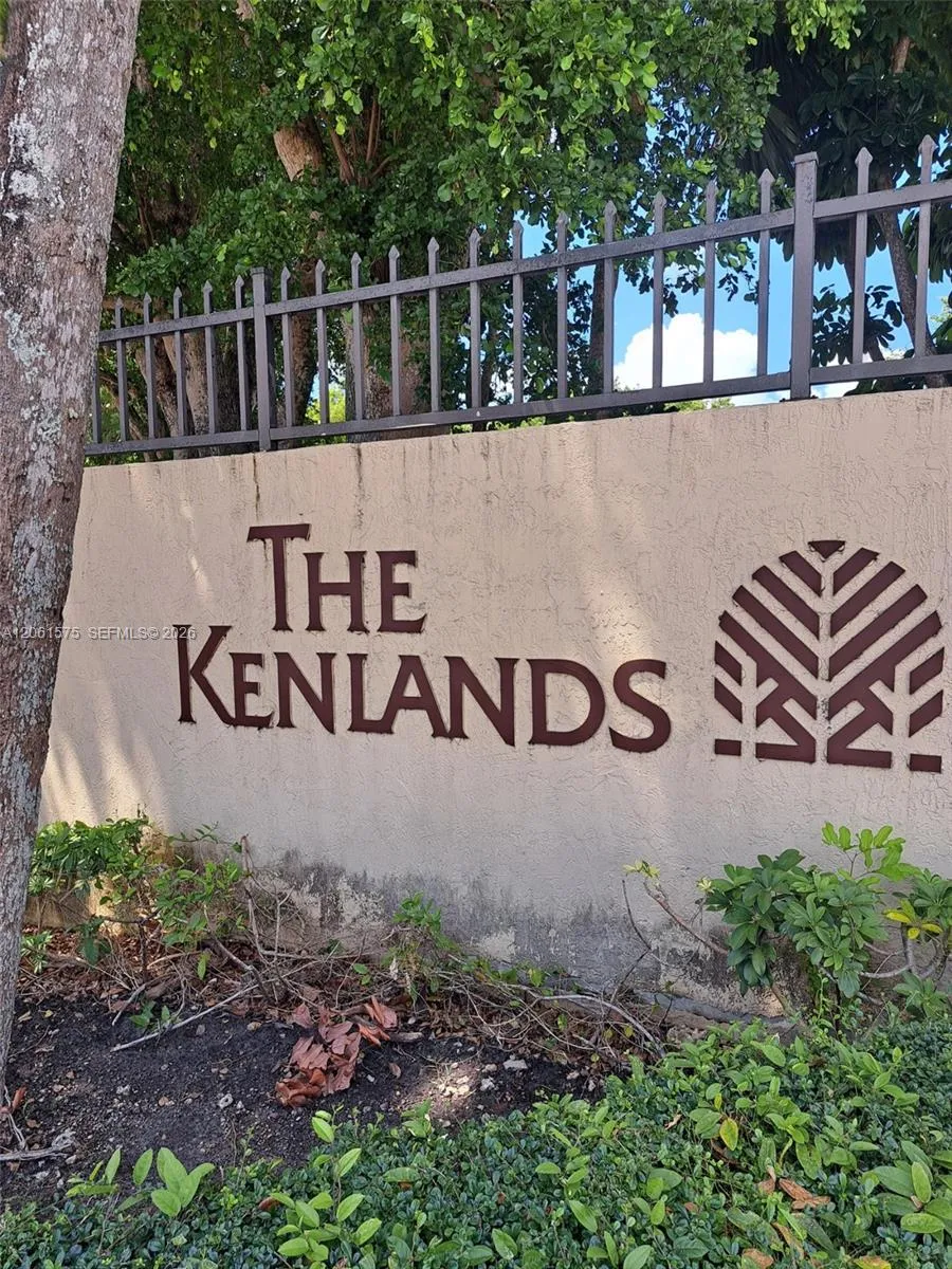 Foto de propiedad en 8860 SW 123rd Court K402, Miami, FL 33186 Miami con MLS# 