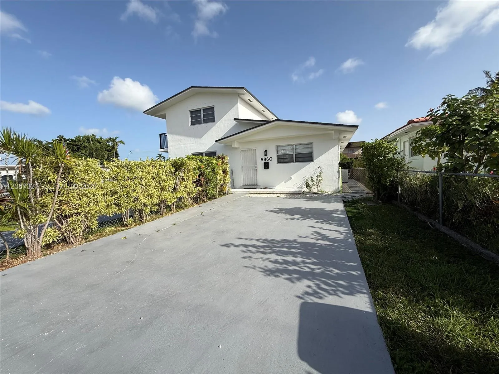 En Renta 8860 SW 32nd Street front, Miami, FL 33165, Miami, FL 33165
