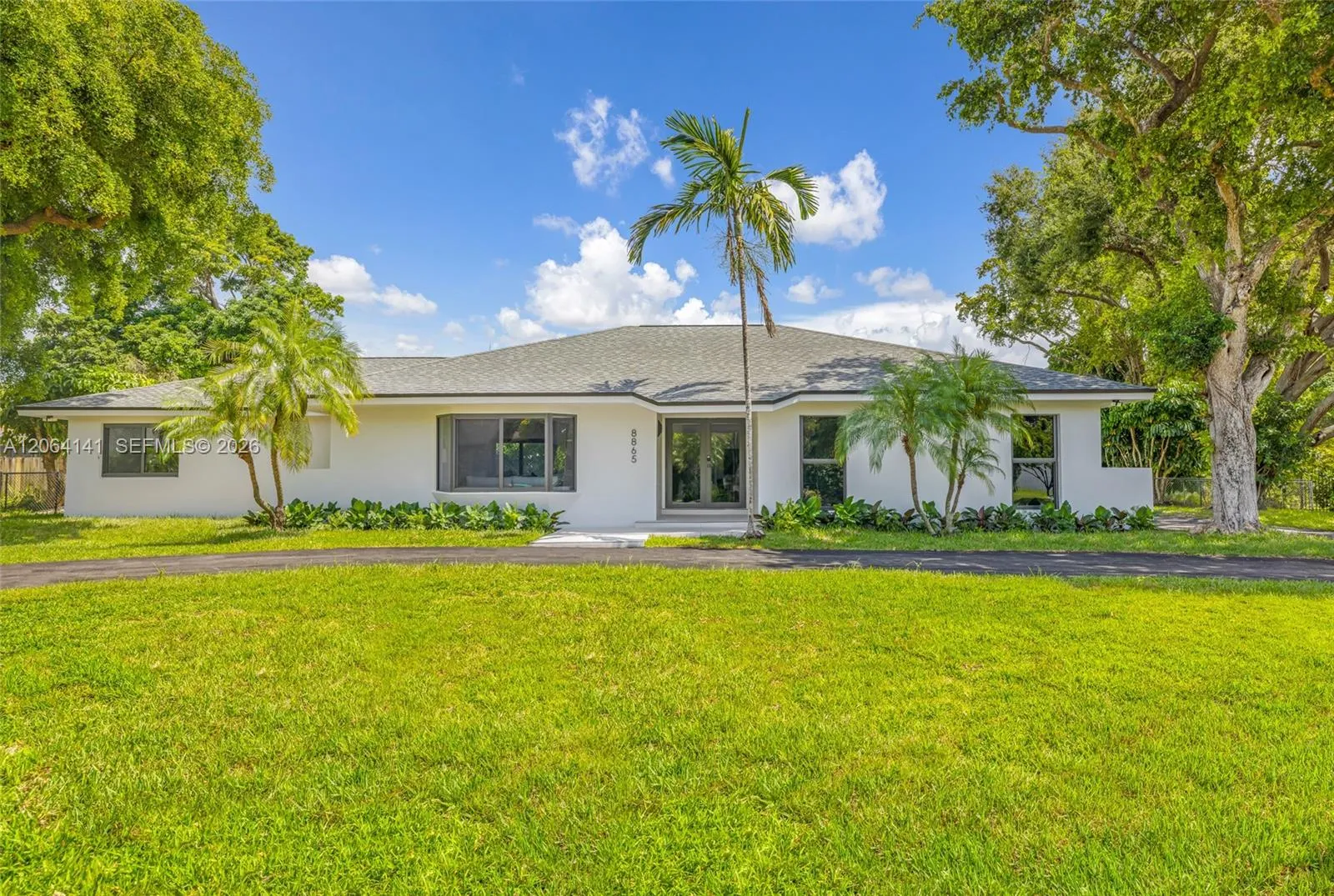 Foto de propiedad en 8865 SW 176th Terrace, Palmetto Bay, FL 33157 Palmetto Bay con MLS# 
