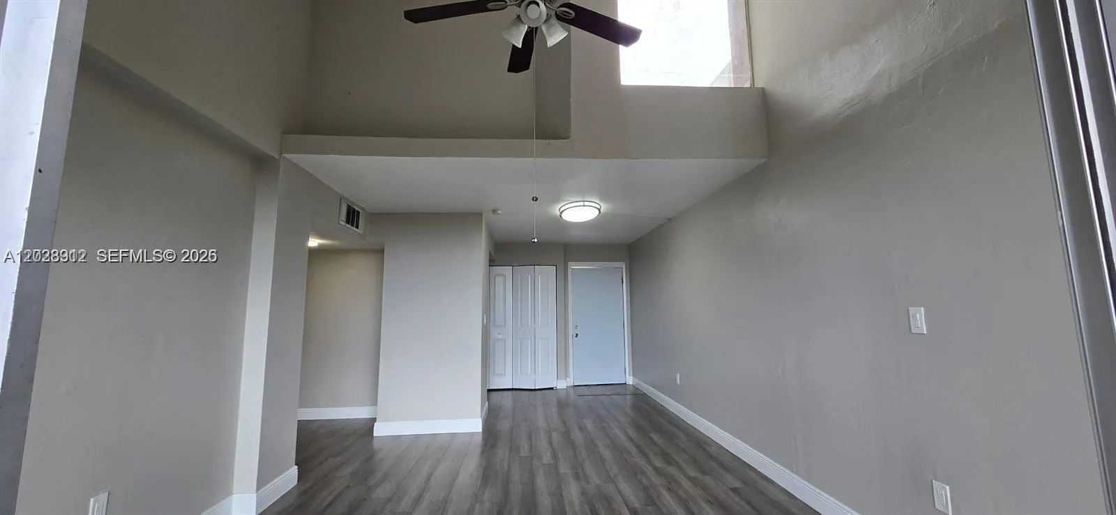 Foto de propiedad en 8870 Fontainebleau Boulevard 502, Miami, FL 33172 Miami con MLS# 