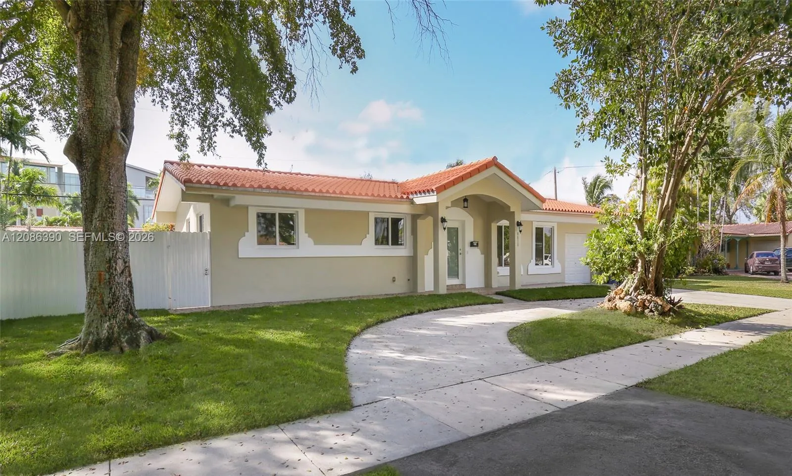 Foto de propiedad en 8870 SW 87th Street, Miami, FL 33173 Miami con MLS# 