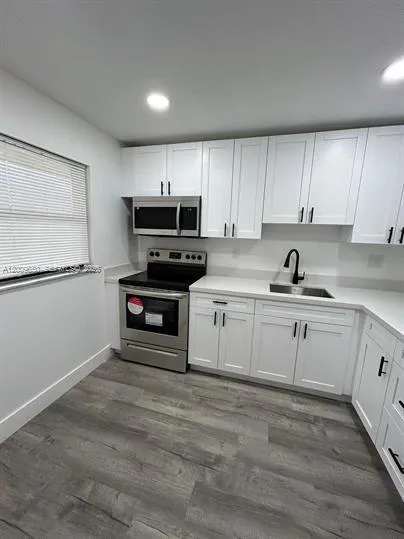 Foto de propiedad en 8875 Fontainebleau Boulevard 201, Miami, FL 33172 Miami con MLS# 