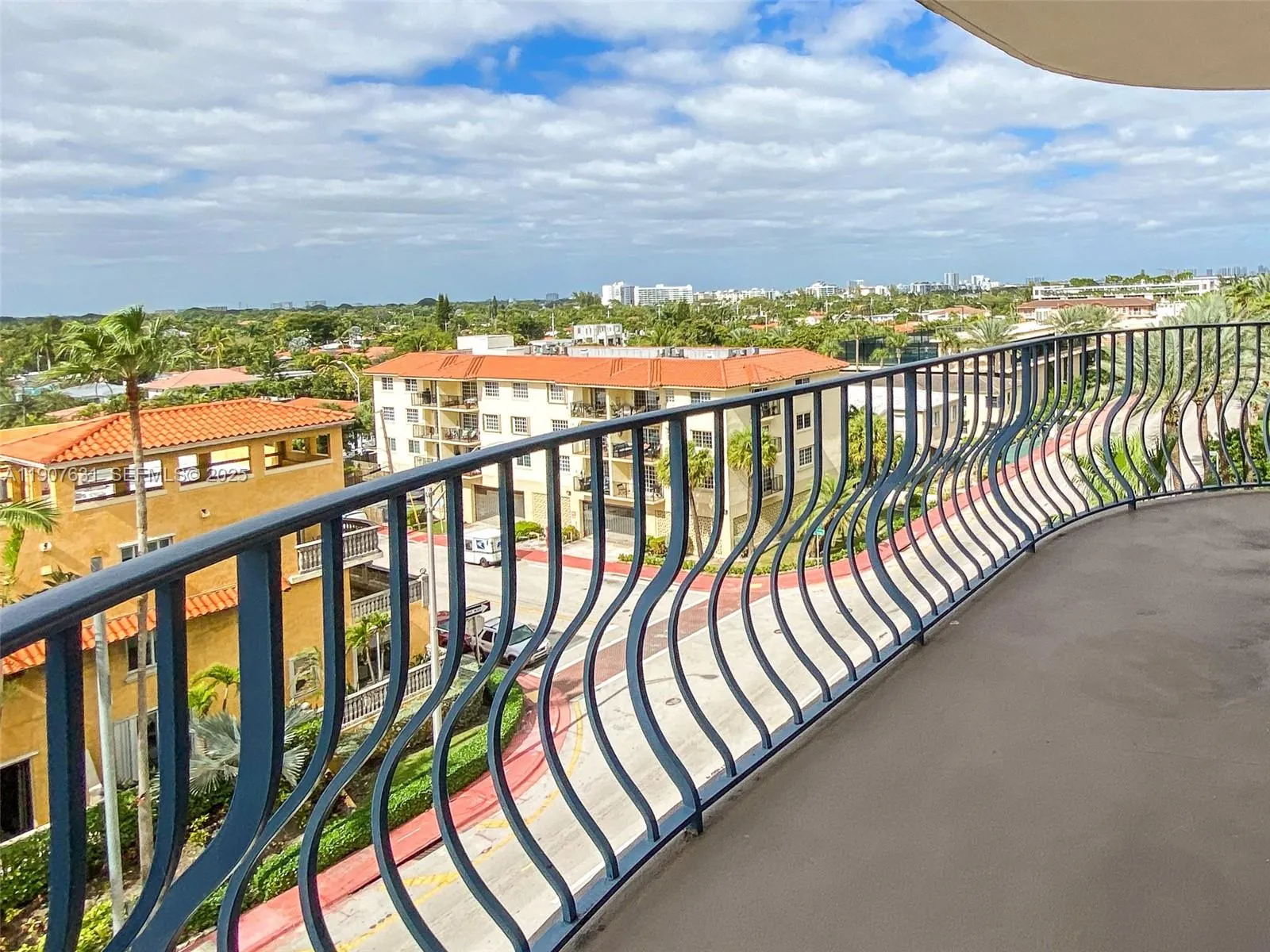 Foto de propiedad en 8877 Collins Avenue 604, Surfside, FL 33154 Surfside con MLS# 