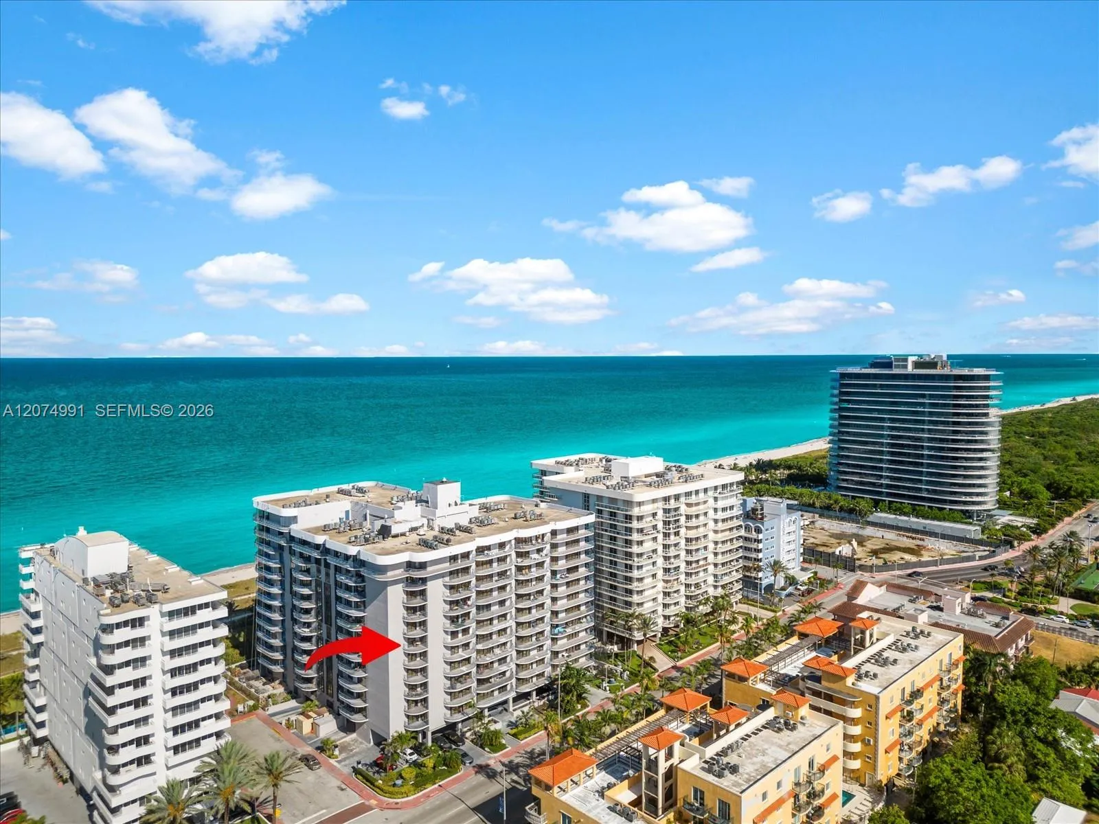 Foto de propiedad en 8877 Collins Avenue 704, Surfside, FL 33154 Surfside con MLS# 