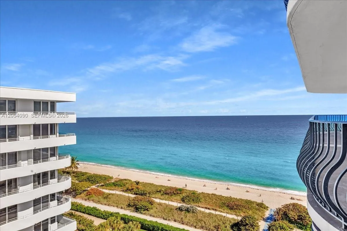 Foto de propiedad en 8877 Collins Avenue PH-2, Surfside, FL 33154 Surfside con MLS# 
