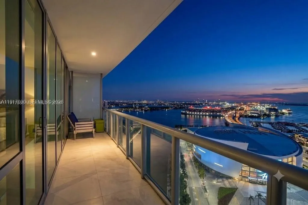En Venta 888 Biscayne Boulevard 2904, Miami, FL 33132, Miami, FL 33132
