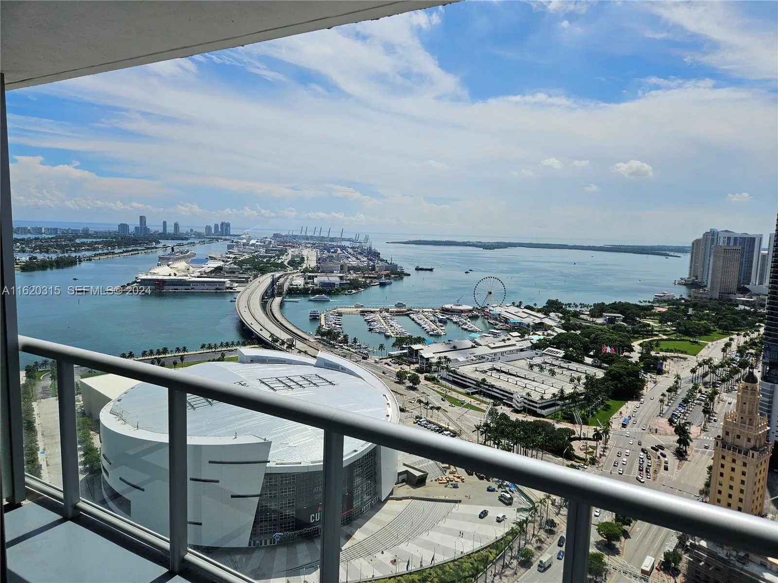 Foto de propiedad en 888 Biscayne Boulevard 4001, Miami, FL 33132 Miami con MLS# 