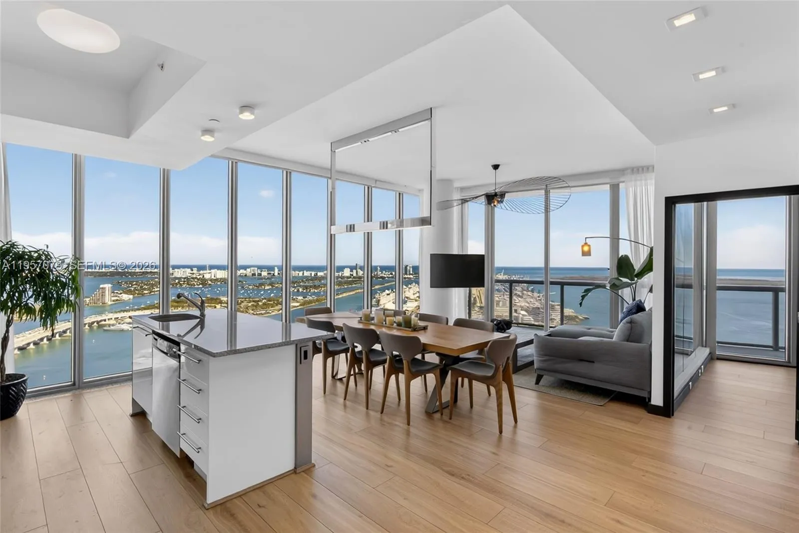 Foto de propiedad en 888 Biscayne Boulevard 5508, Miami, FL 33132 Miami con MLS# 