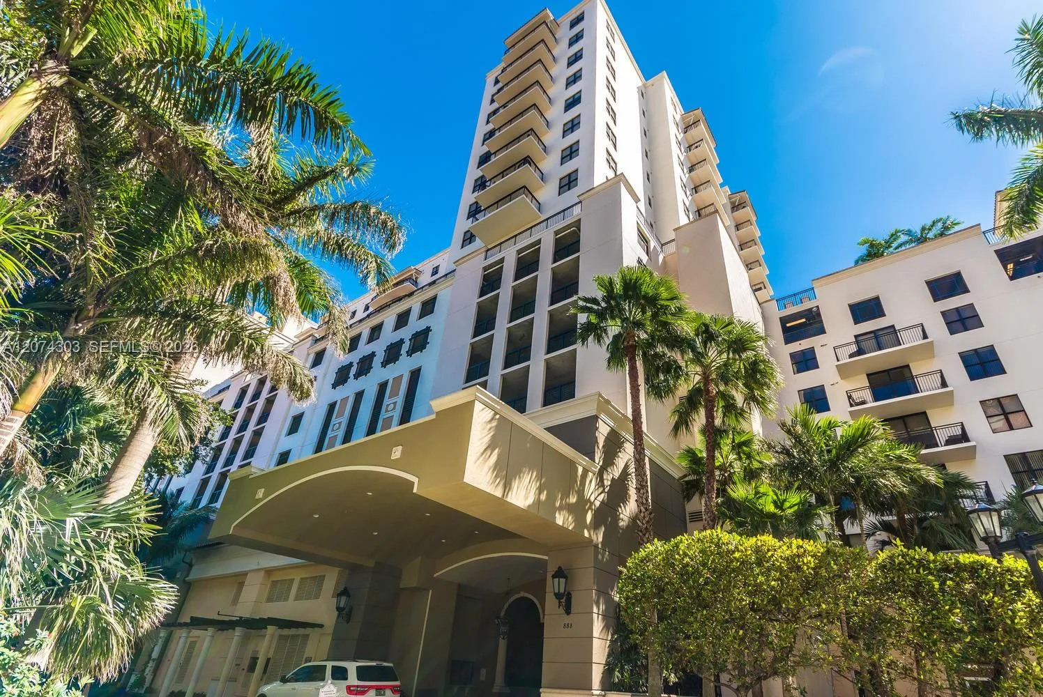 Foto de propiedad en 888 S Douglas Road 1108, Coral Gables, FL 33134 Coral Gables con MLS# 