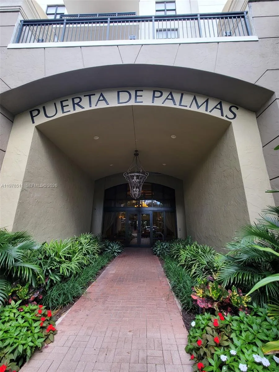 Foto de propiedad en 888 S Douglas Road 1110, Coral Gables, FL 33134 Coral Gables con MLS# 