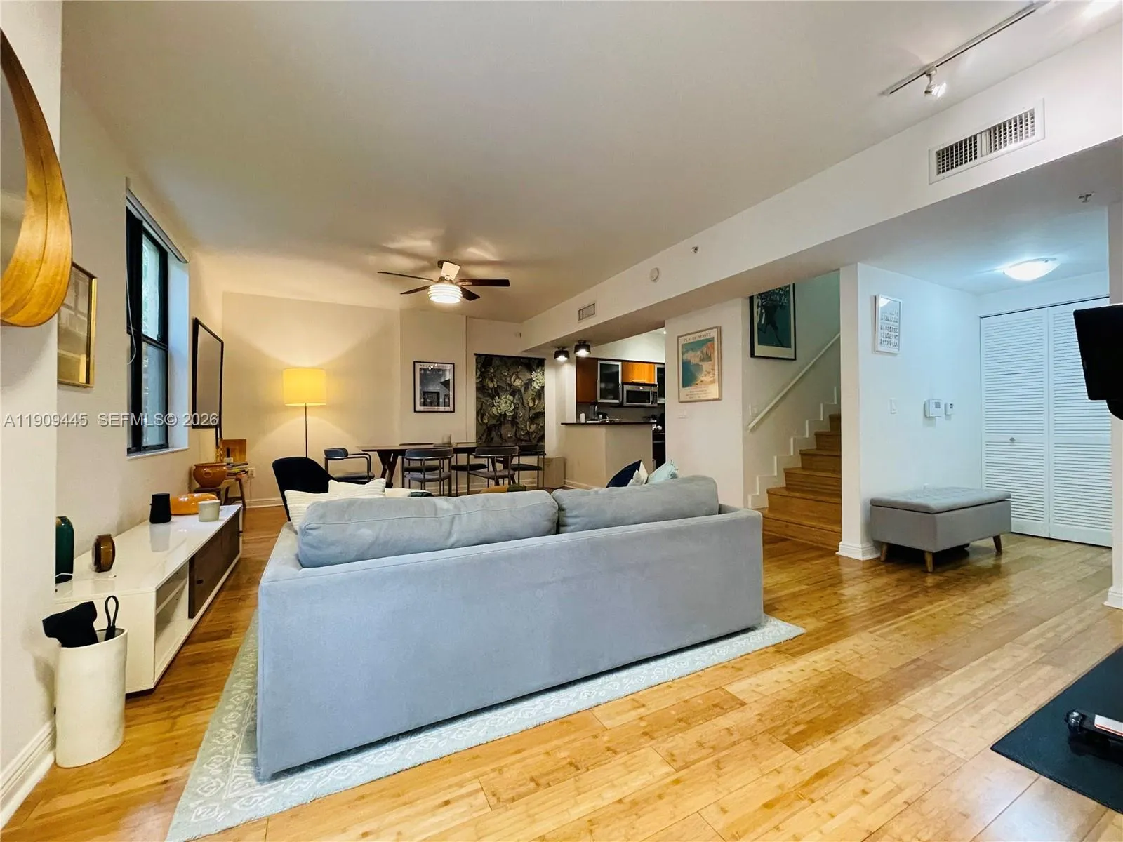 Foto de propiedad en 888 S Douglas Road 119, Coral Gables, FL 33134 Coral Gables con MLS# 