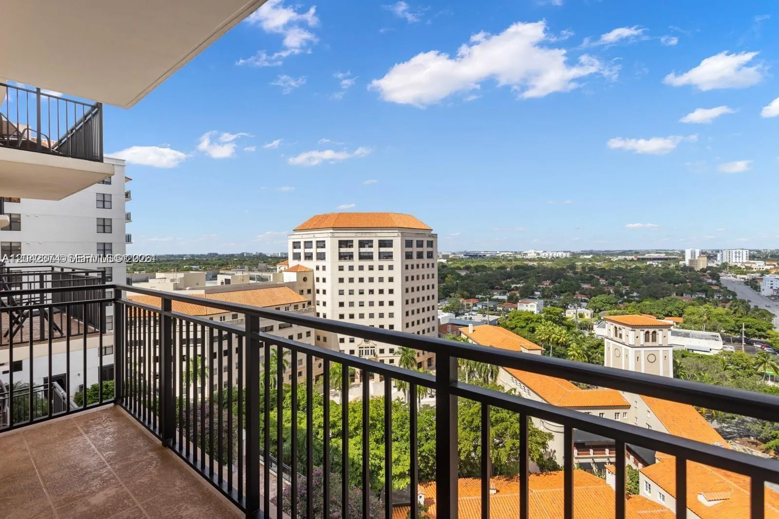Foto de propiedad en 888 S Douglas Road 1405, Coral Gables, FL 33134 Coral Gables con MLS# 