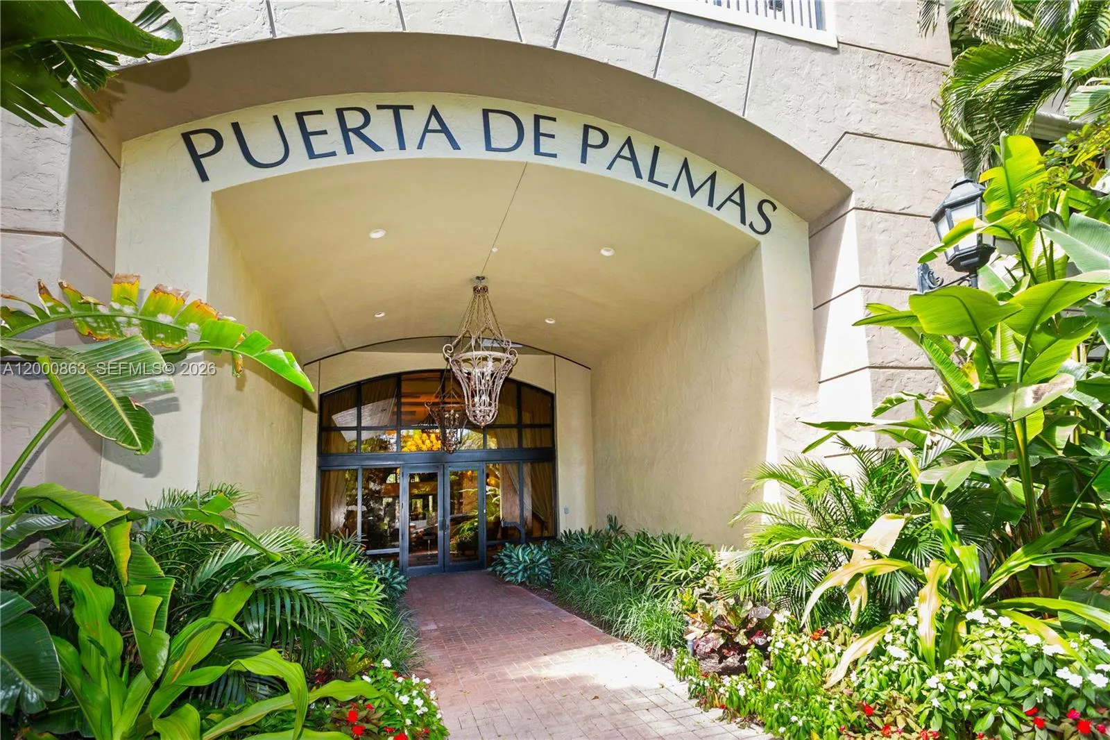 Foto de propiedad en 888 S Douglas Road PH01, Coral Gables, FL 33134 Coral Gables con MLS# 