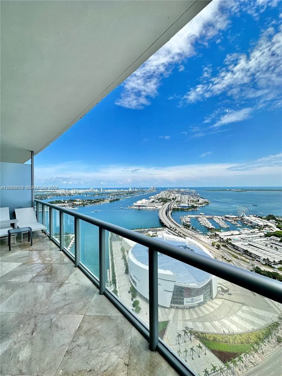 Foto de propiedad en 888 SE Biscayne Boulevard 4803, Miami, FL 33132 Miami con MLS# 