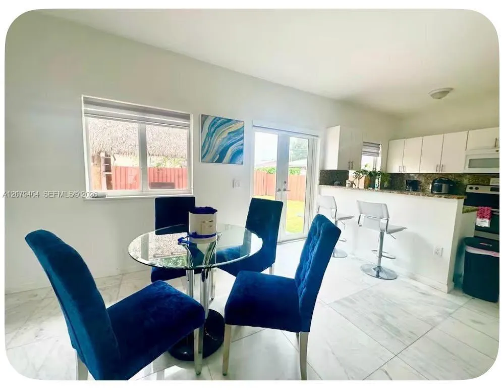Foto de propiedad en 8880 SW 25th Street 8880, Miami, FL 33165 Miami con MLS# 
