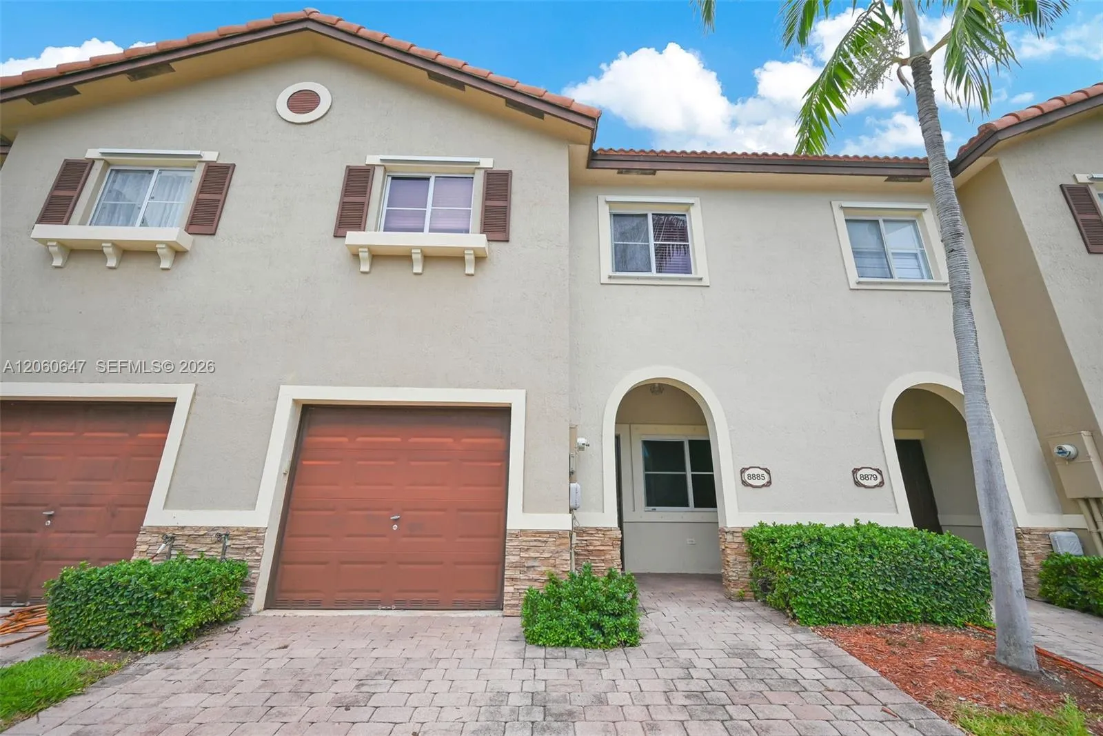 Foto de propiedad en 8885 SW 221st Terrace, Cutler Bay, FL 33190 Cutler Bay con MLS# 