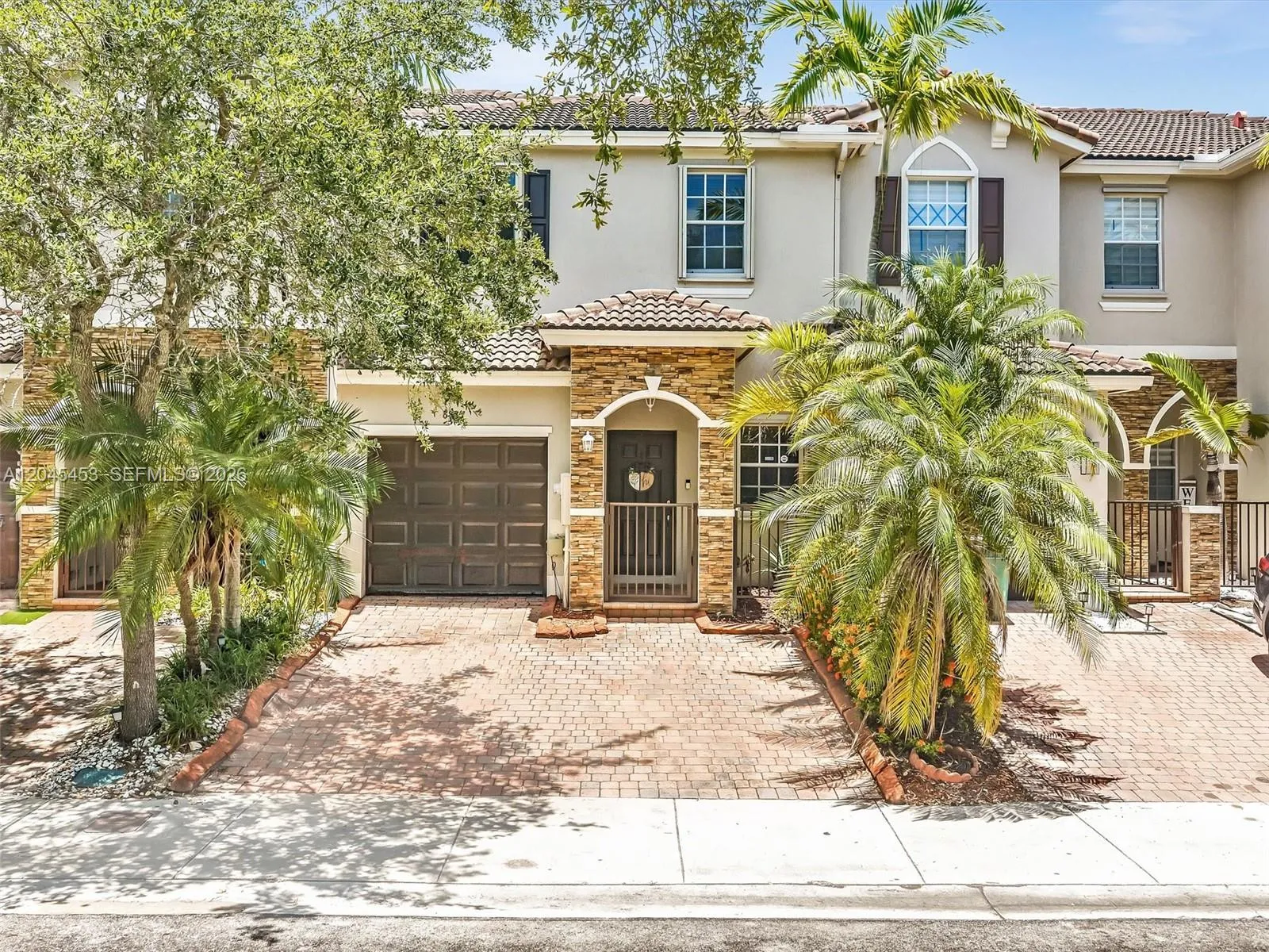 Foto de propiedad en 8887 SW 225th Street, Cutler Bay, FL 33190 Cutler Bay con MLS# 