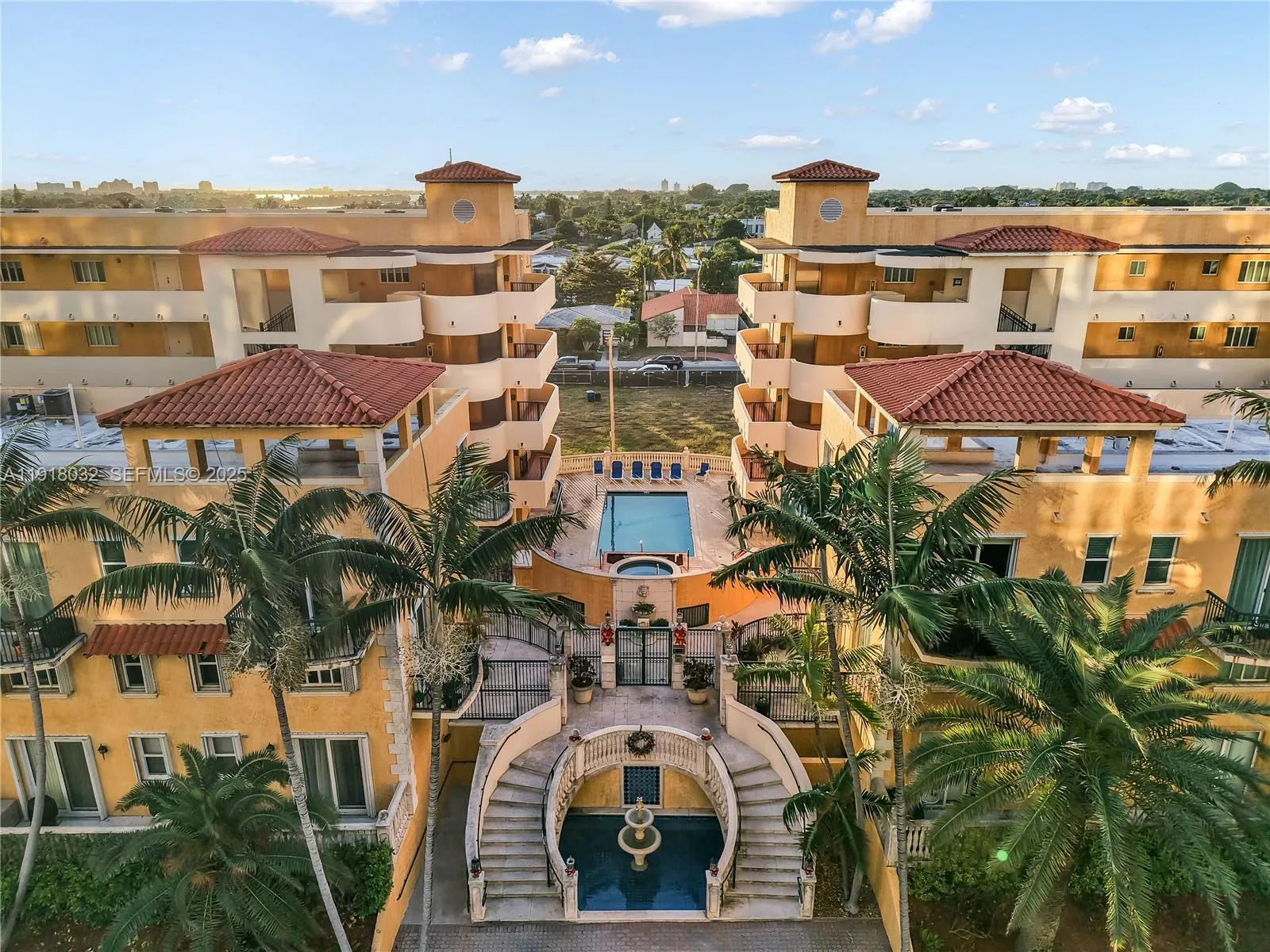 Foto de propiedad en 8888 Collins Avenue 103, Surfside, FL 33154 Surfside con MLS# 