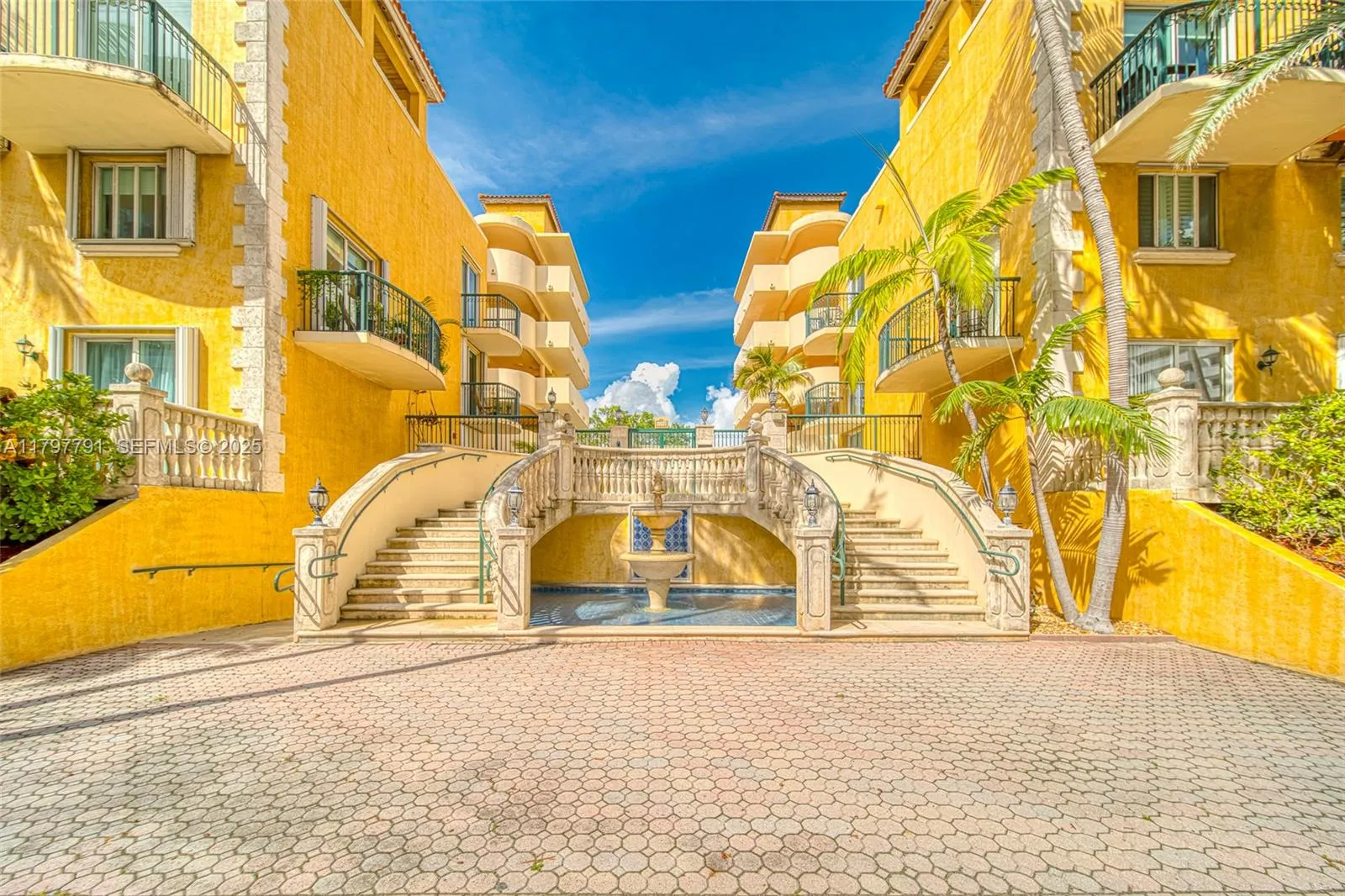 Foto de propiedad en 8888 Collins Avenue 201, Surfside, FL 33154 Surfside con MLS# 