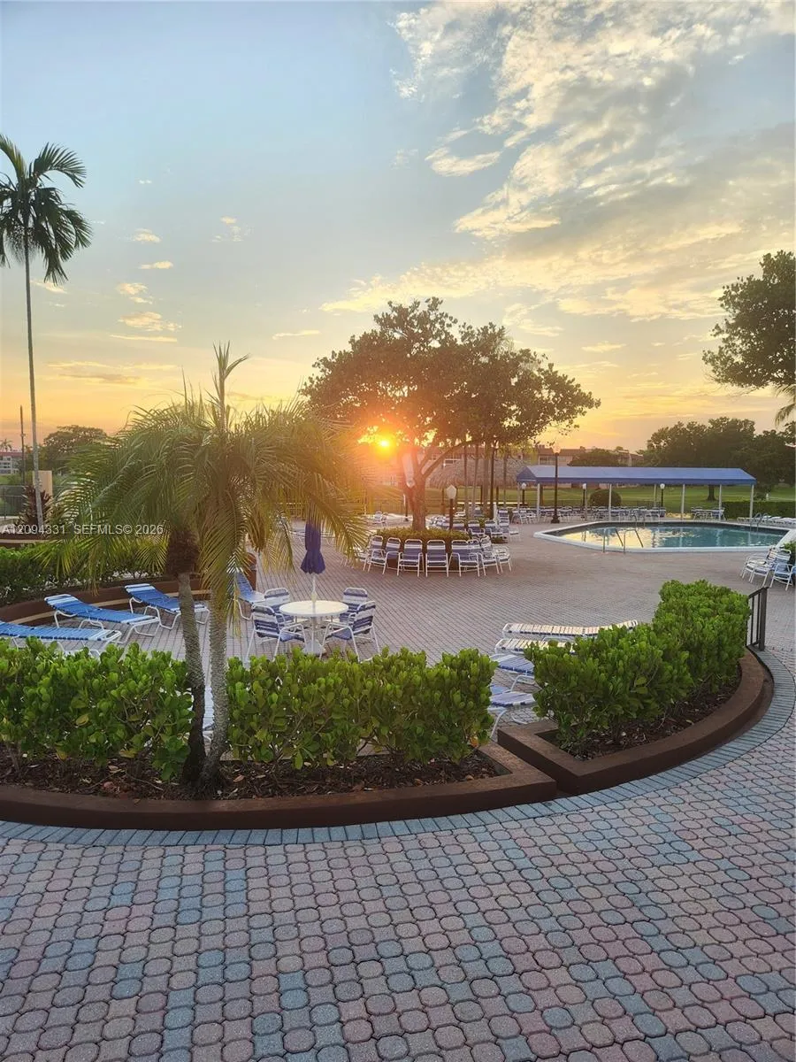 En Venta 8891 Sunrise Lakes Boulevard 302, Sunrise, FL 33322, Sunrise, FL 33322
